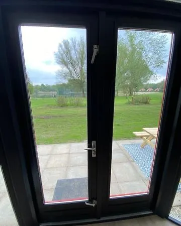 Holiday home Broeckhuys Lakeview Vip Bungalows 6p Aan Het Water En Wijds Uitzicht