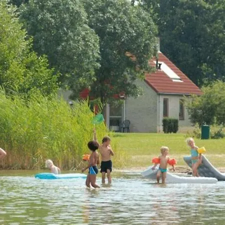 Broeckhuys Lakeview Vip Bungalows 6p Aan Het Water En Wijds Uitzicht Holiday home