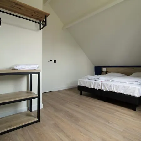 Broeckhuys Lakeview Vip Bungalows 6p Aan Het Water En Wijds Uitzicht Ewijk
